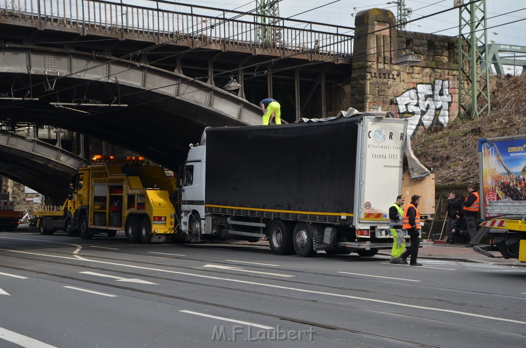 LKW Bruecke Koeln Deutz Opladenestr Deutz Muelheimerstr P180.JPG - Miklos Laubert